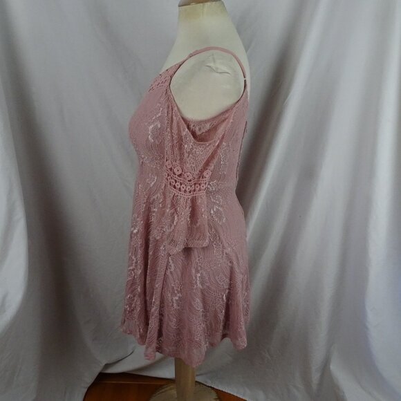 City Triangles Juniors Lace Dress Size 7 - Picture 2 of 10